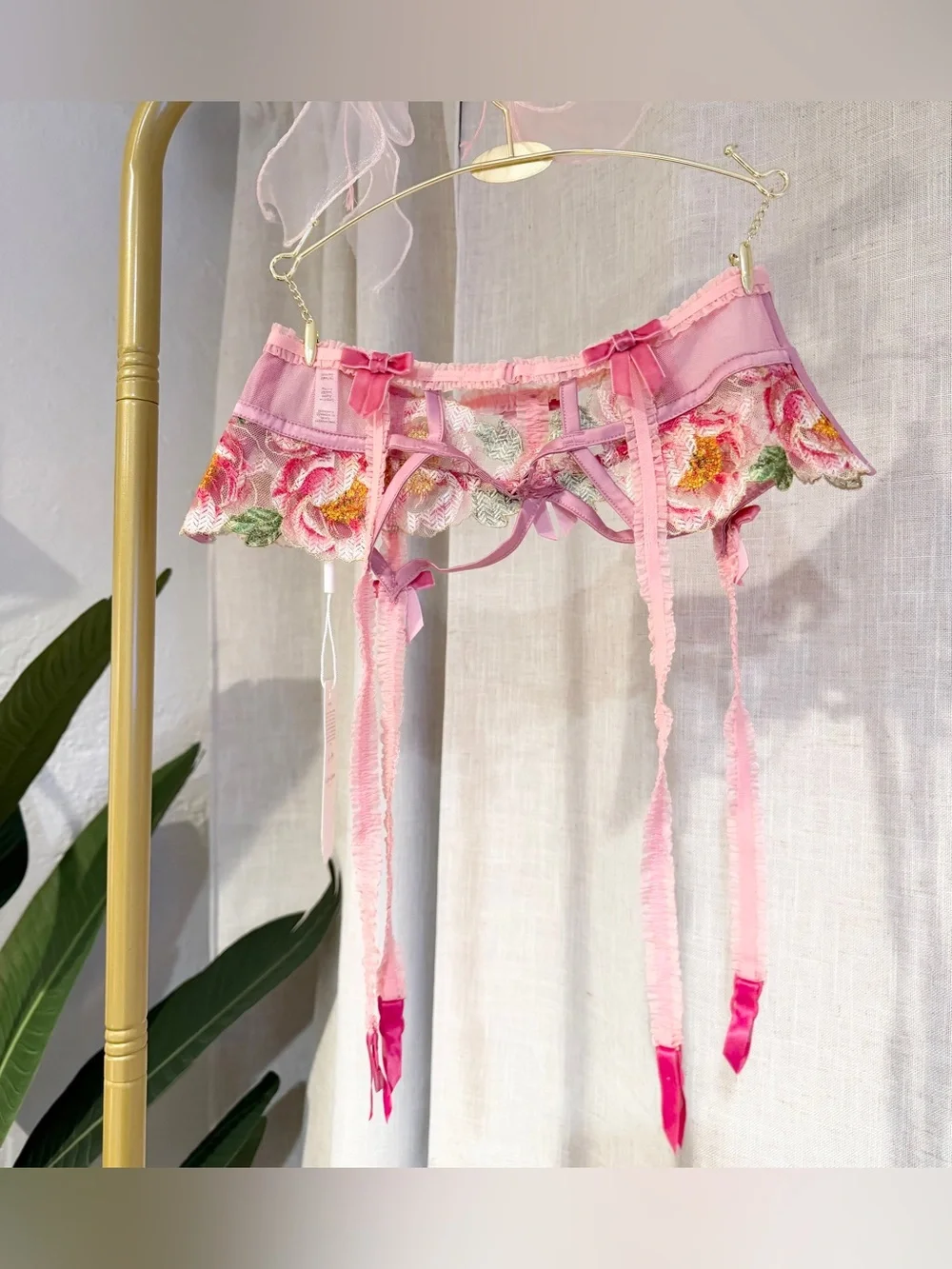 For Love & Lemons Ladies Pink Needle Point Rose Garter Size XS NWT